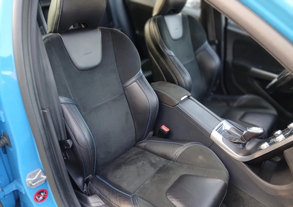 Volvo S60 cena 119000 przebieg: 132000, rok produkcji 2017 z Zawiercie małe 172